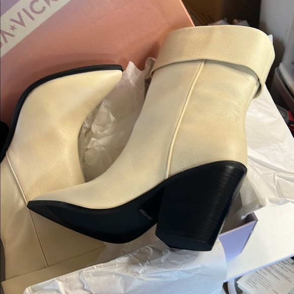 Cream Chunky Heel Ankle Booties - Picture 3 of 5